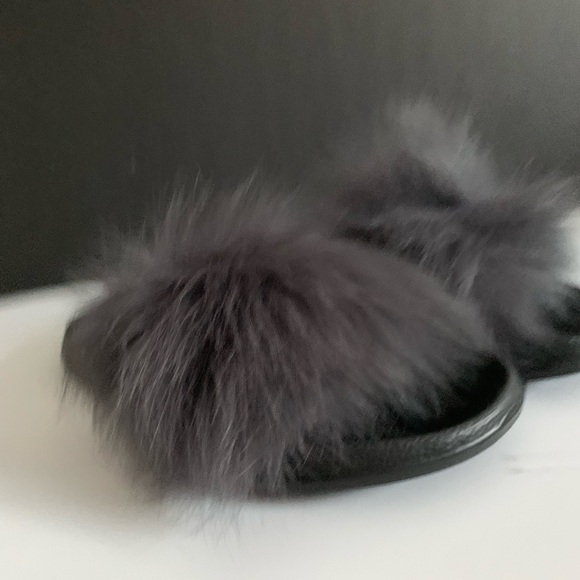 Fox fur slides - Picture 2 of 4